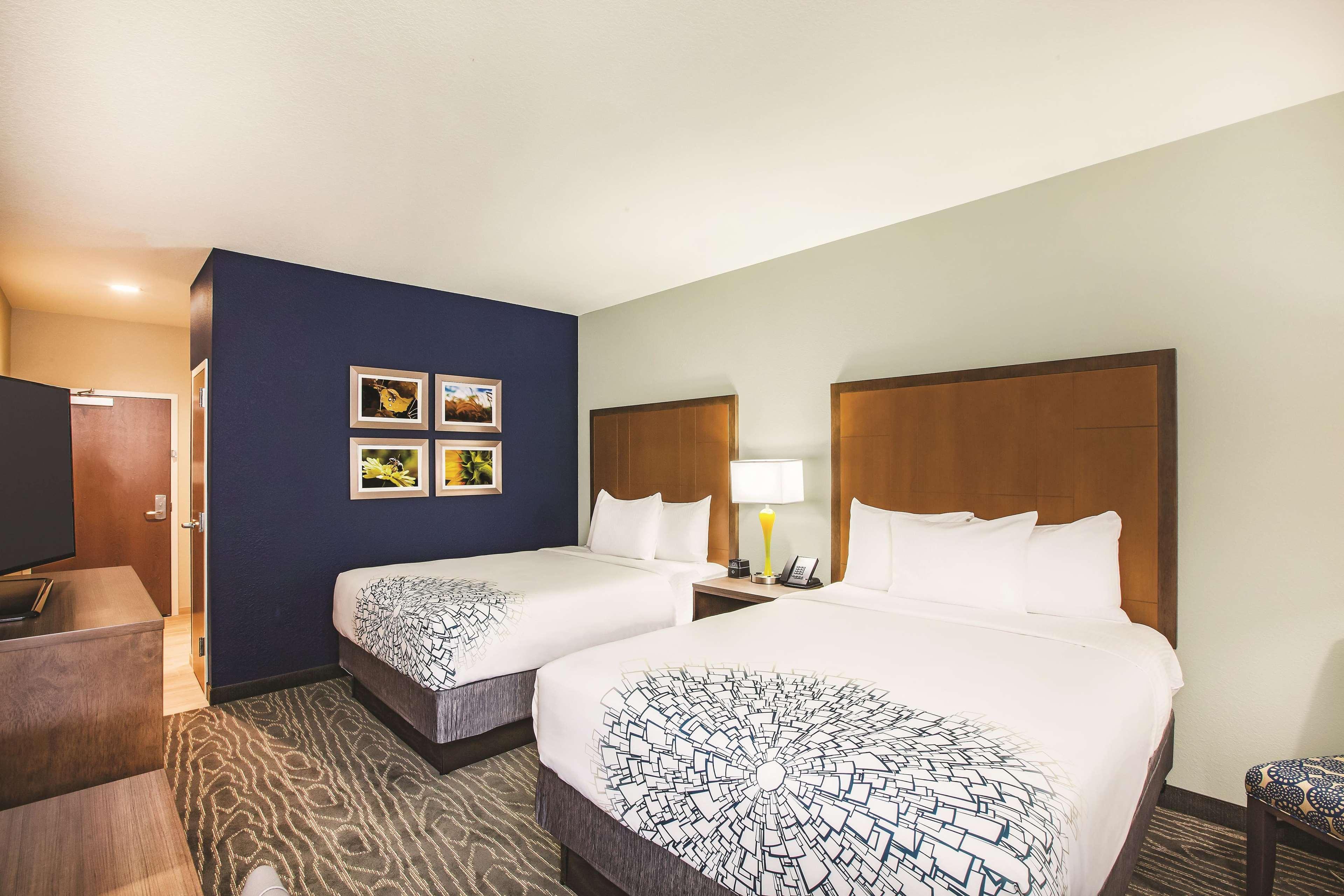 Готель La Quinta By Wyndham Wichita Northeast Екстер'єр фото
