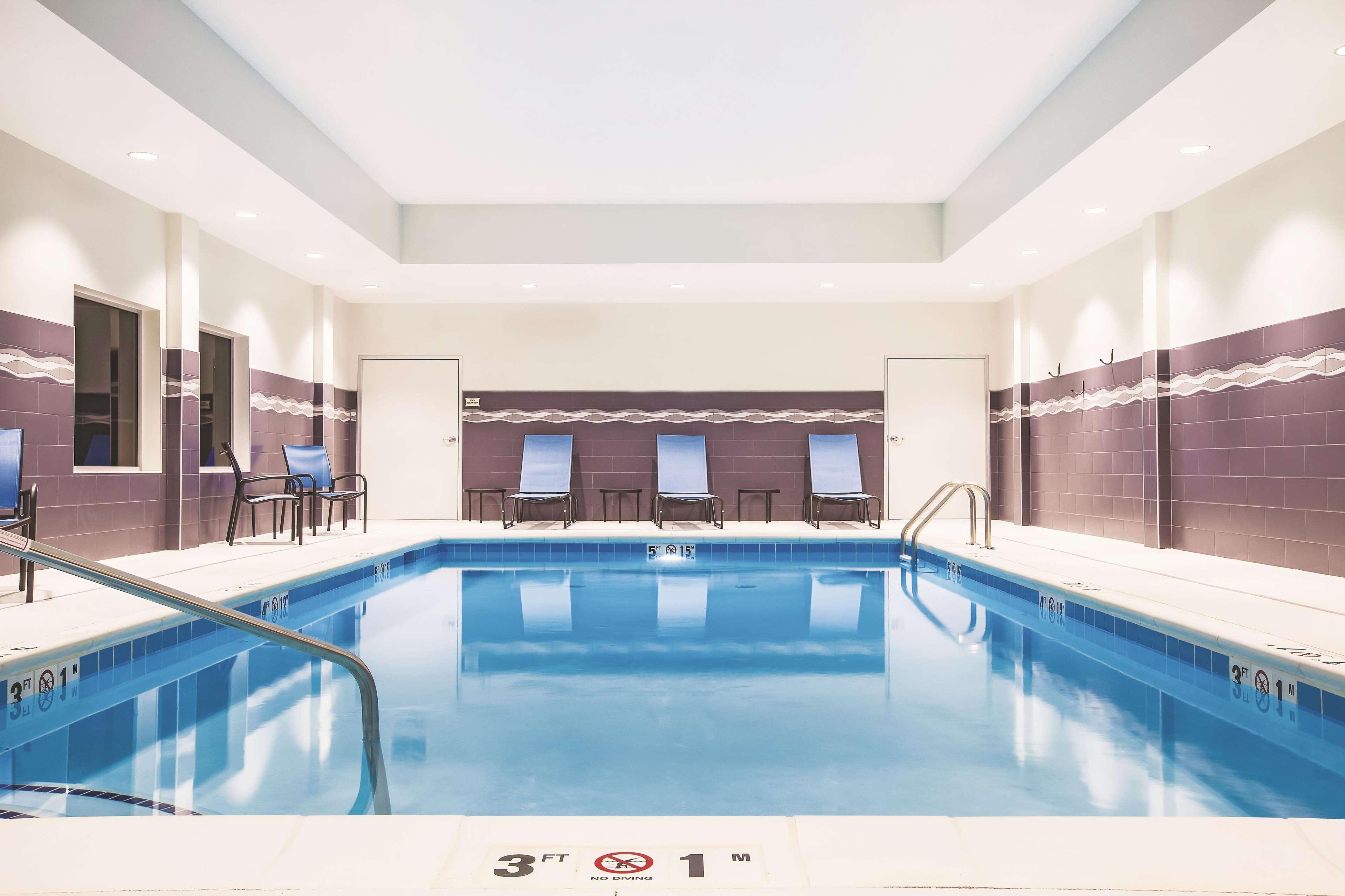 Готель La Quinta By Wyndham Wichita Northeast Екстер'єр фото