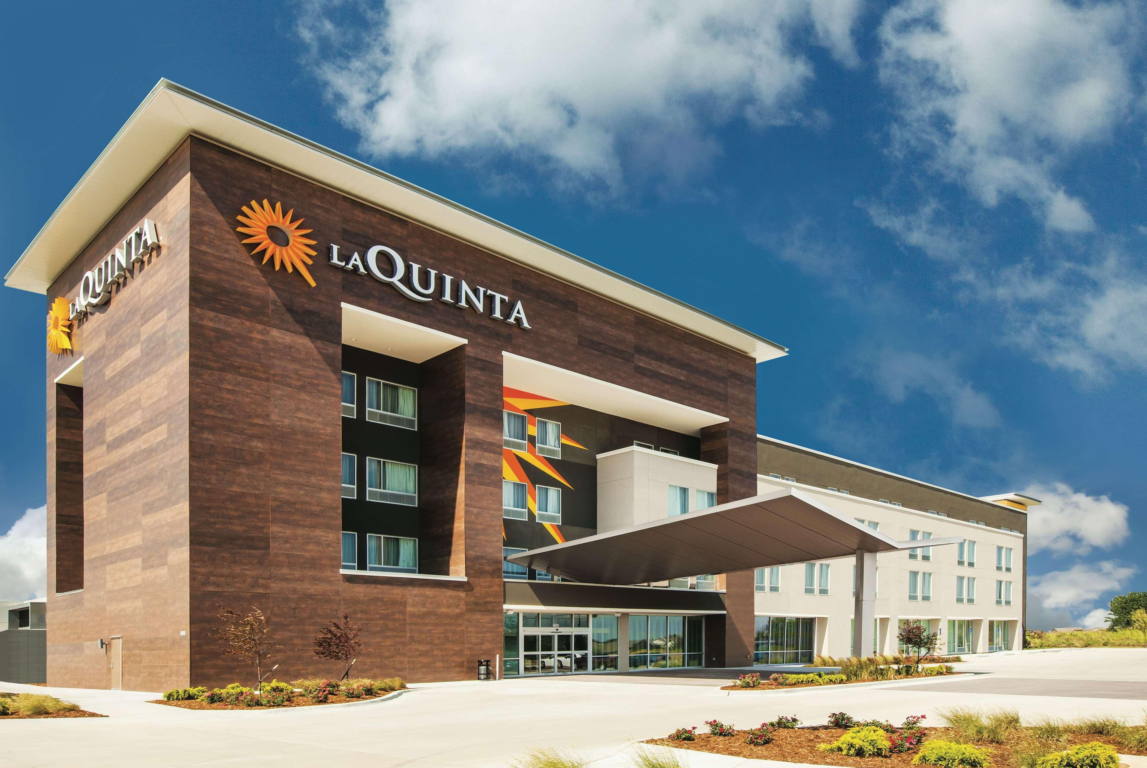 Готель La Quinta By Wyndham Wichita Northeast Екстер'єр фото